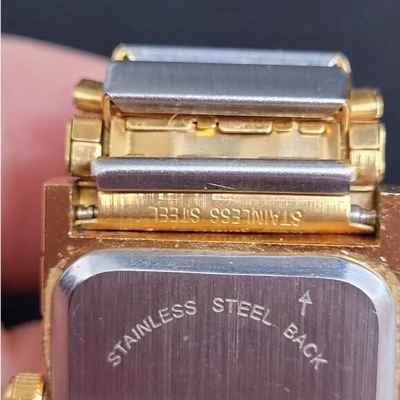 Luxe Vintage Joan Rivers Quilted Gold Dress Watch Accordion Glam Statement - Picture 6 of 7